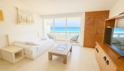 3811 - Family Loft Ocean Front with Balcony