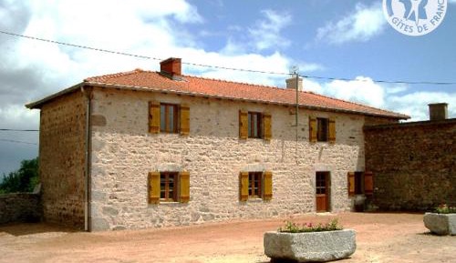 Holiday Home (12 Adults)