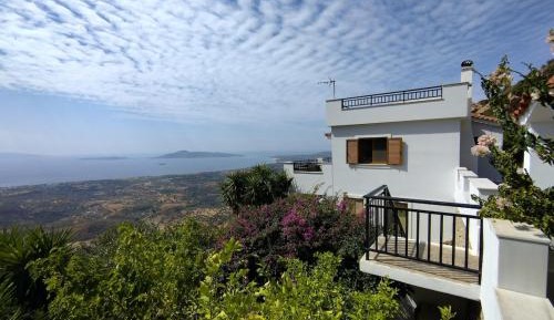 Two-Bedroom Apartment with Balcony and Sea View