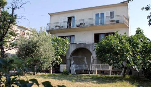 Two-Bedroom Apartment with Balcony and Sea View