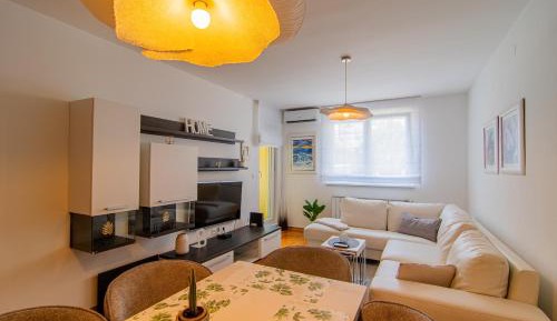 One-Bedroom Apartment with Balcony