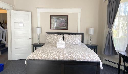 Queen Room