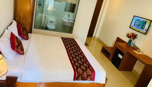 Deluxe Double Room (2 Adults + 1 Child)
