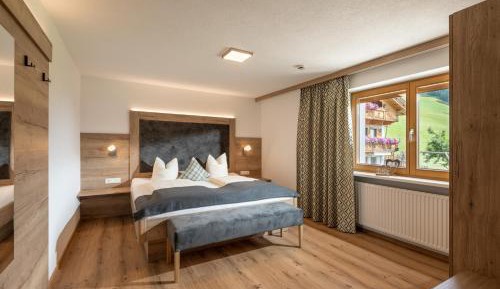 Two-Bedroom Apartment with Mountain View