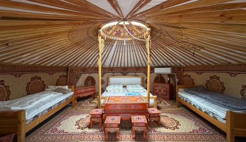Quadruple Room with Shared Bathroom