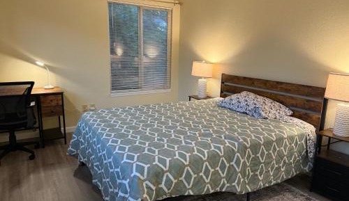 Deluxe Queen Room