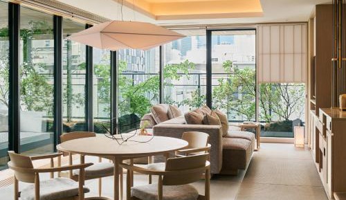 Luxury Corner Suite
