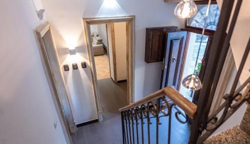 Two-Bedroom Apartment with Mountain View