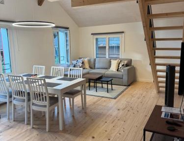 Two-Bedroom Apartment with Mountain View