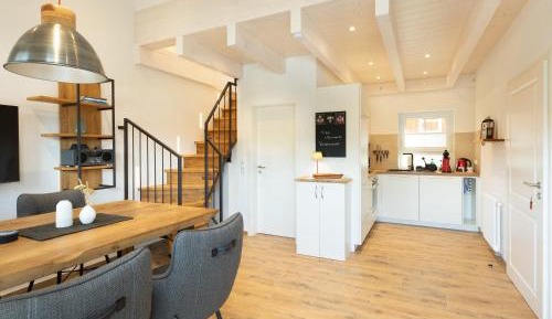 Superior One-Bedroom Apartment with Balcony