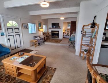 Deluxe One-Bedroom Apartment with Garden View