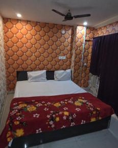 Deluxe Double Room (2 Adults + 1 Child)