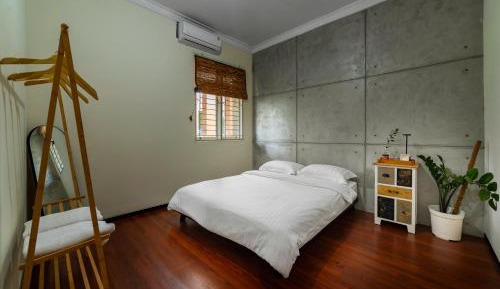 Double Room with Shared Bathroom