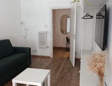 Studio Apartment with One Double Bed