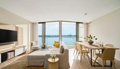 Three-Bedroom Premium Apartment with Resort View