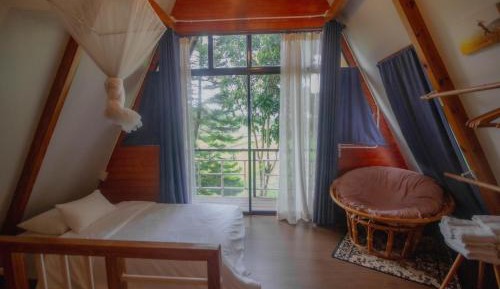 Family Room with Mountain View