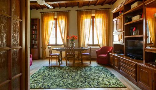 One-Bedroom Apartment - Annex