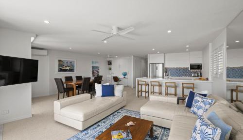 Two-Bedroom Deluxe Apartment with Ocean View