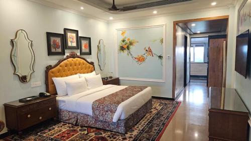 Deluxe Room with Bathtub & Balcony