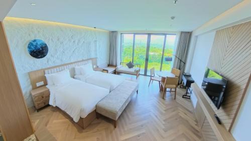 Studio Apartment with Sea View