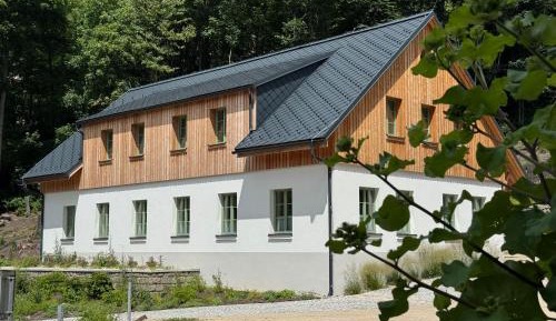 One-Bedroom Apartment with View