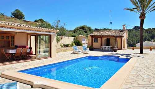 Three-Bedroom Holiday Home 