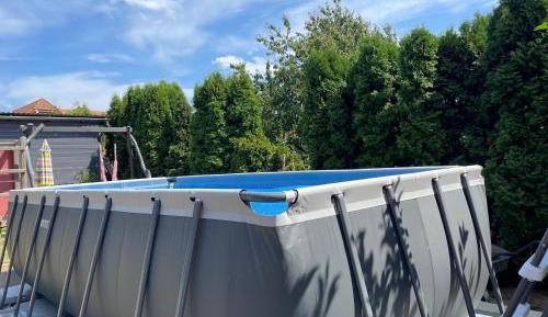 Deluxe Room (2 Adults + 1 Child)