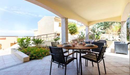 Superior One-Bedroom Apartment