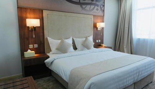 One-Bedroom Loft Apartment with One Queen Bed
