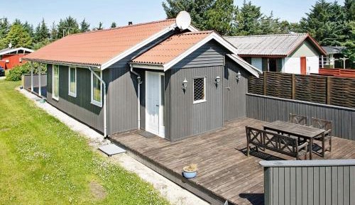 Three-Bedroom Vacation Home 