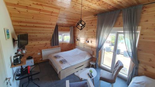 Apartment with Mountain View