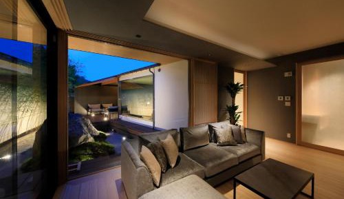 Villa Suite with Open-Air Bath