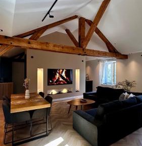 Two-Bedroom Apartment with Mountain View