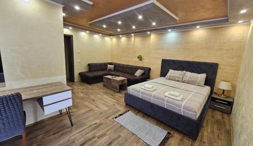 Deluxe Two-Bedroom Apartment with Garden View