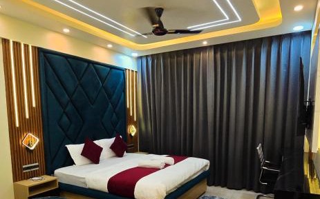 Deluxe One-Bedroom Apartment with City View