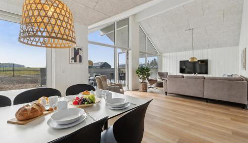 Five-Bedroom Holiday Home