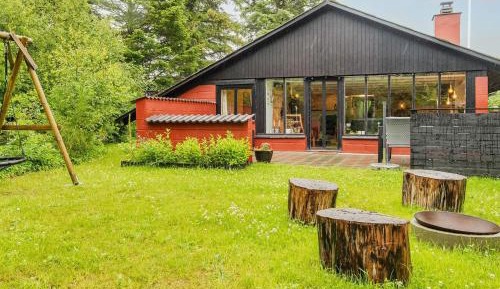 Three-Bedroom Holiday Home 