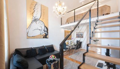 Gallery Apartment with Basilica View 
