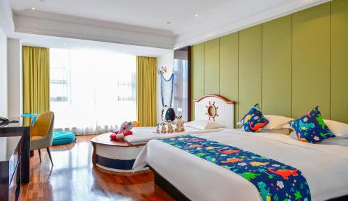 Deluxe Family Room