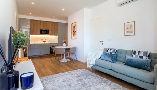 Two-Bedroom Deluxe Apartment with Balcony