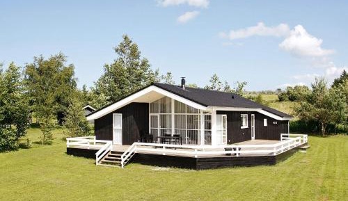 Three-Bedroom Holiday Home 