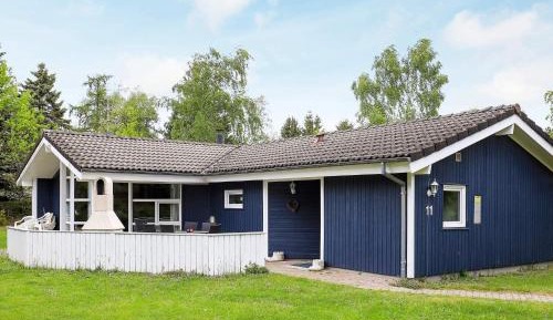 Six-Bedroom Holiday Home