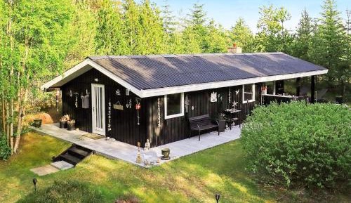 Three-Bedroom Holiday Home 