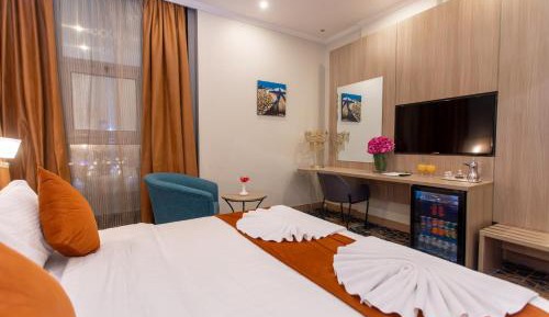 Superior King Room