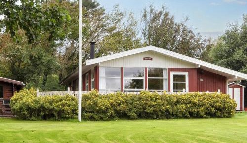 Four-Bedroom Holiday Home