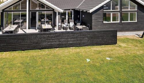 Seven-Bedroom Holiday Home