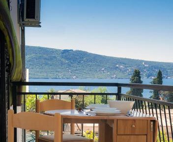 Apartment with Terrace Sea View