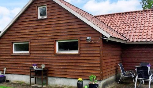 Three-Bedroom Holiday Home 