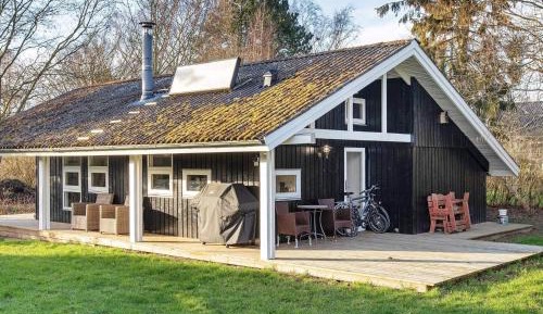 Three-Bedroom Vacation Home 