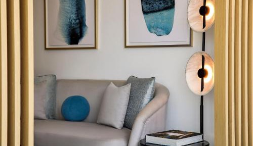 One-Bedroom Suite with Lounge Access - High Floor